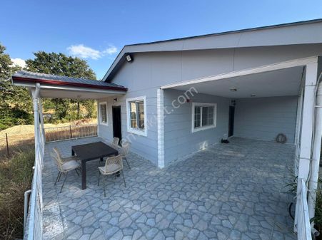 🏡 Burdur Bucak Çamlık Sahil’de Isparta Yolunda Antalya'ya Yakın Ruhsatlı Prefabrik Ev Ve Tarla