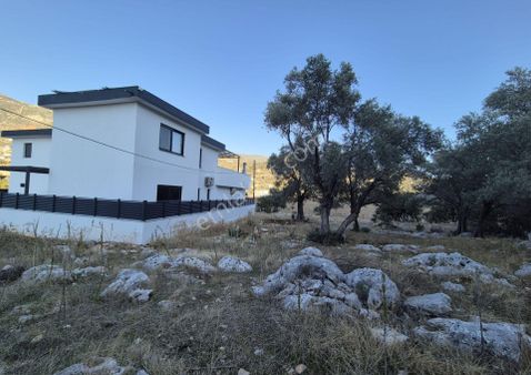 Antalya-kaş-bezirgan-satılık Arazi-tek Tapu-denize 1 Km-elek, Su Ve Yolu Var