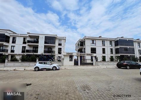 Çorlu Nusratıye Mh.bahçe Teraslı 2+1 Satılık Daıre Remax Masal