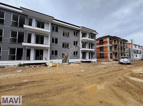 Arifiyede Sıfır 3+1 Site İçi Cadde Cepheli Ebeveyn Banyolu