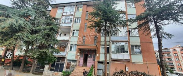 Altıyüzevler Mahallesi Üstgeçide Yakın Konumda Kiralık 3+1 Daire