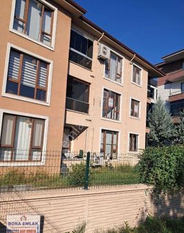 Düzce Metek Mahallesinde 3+1 Arakat 140m2 Ebeveyn Banyolu Kiralık Daire.