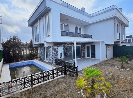 Müstakil Havuzlu Denize 30 Mt Mesafede Fırsat 3+1 Villa