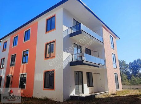 Havuzlu Sitede Yol Cepheli Ayrı Mutfaklı Özel 2+1 Daire