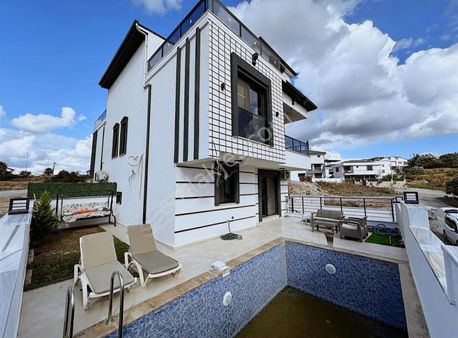 Didim'de Tam Müstakil Tadinda 3+1 Ön Cephe Villa