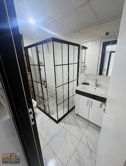 Mega İnvest'den Erenköy'de Kiralık Ayrı Mutfaklı 2+1 85 M2 Daire