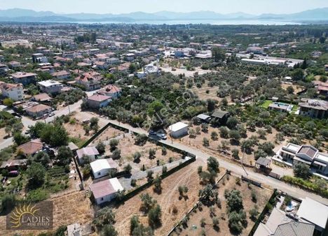 Toparlar'da 1707 M2 İçinde 3 Adet Bungalov Olan İmarlı Arsa