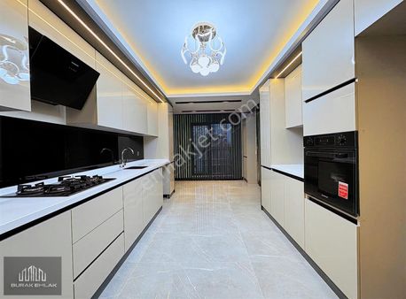 Buraktan Prestijli Lokasyon, Konforlu Yaşam! 190m2 K.garajlı 4+1