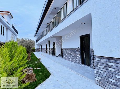 Güre Çamlıbel'de Özel Bahçeli Havuzlu K.otoparklı 1+1 Lux Daire
