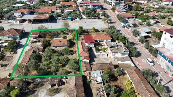İzmir Torbalı Yeniköyde 1290 M2 Bahçeli Kargi Ev Merkezi Konumda Müstakil Tapu