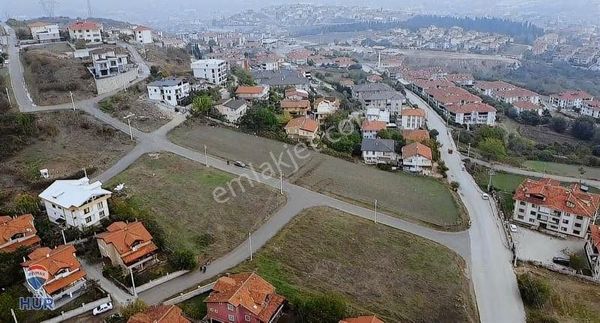 Remax İlknur -ümit Doğan Dan Serdivan Da Mukemmel Konumda Arsa