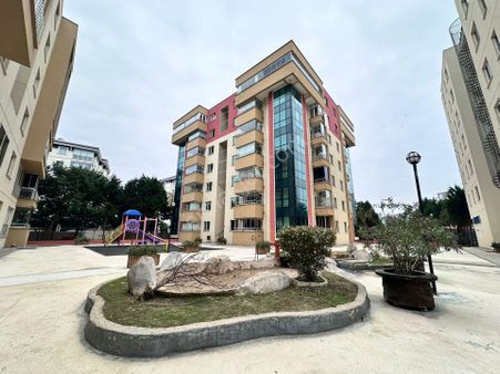 Emlak Konutları Cadde Üstü 2+1 Ara Kat Satılık Daire