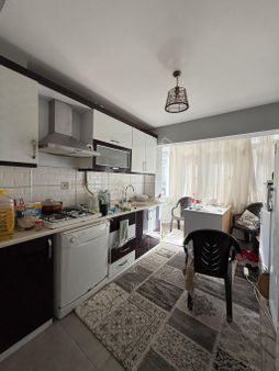 Akyörük Gayrimenkulden Satılık Ara Kat 3+1 Daire