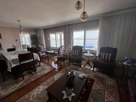 Balıkesir Ayvalık Ta Satılık Muhtesem Daire.denize Sıfır.