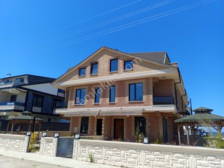 Kocaali Yalı Mahallesi Deniz Manzaralı Triblex Villa