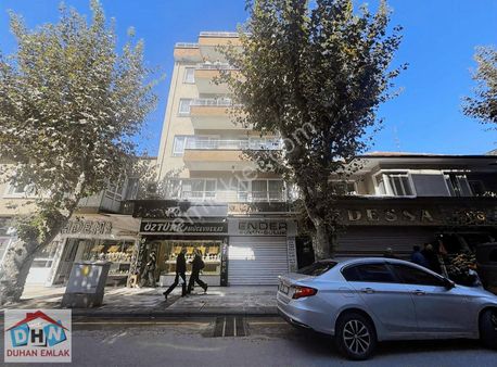 Duhan Emlak'tan İstanbul Caddesinde Teraslı 1+1 70m2 Daire