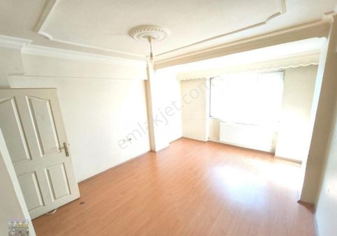 Uğur Mumcu Mahallesi'nde Fırsat Daire 1.kat Krediye Uygun Hoca Ahmet Yesevi Caddesinde