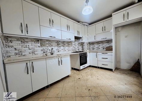 Uluönder Cad. Mit Ykn. 3+1 Genç Bina Arakat Asansörlü Otoparklı