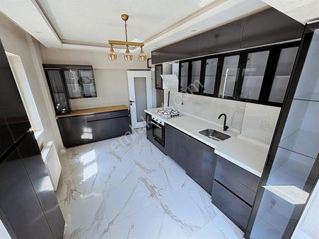 Sincan Osmanlı Mah'de Site İçi Bağımsız Ara Kat Lüks 3+1 Daire