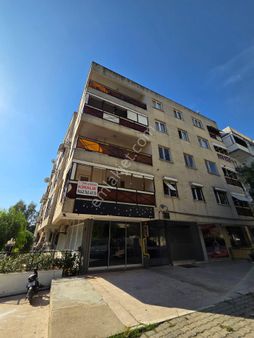 Bornova Merkez Erzene Mah. 3+1 Doğalgazlı Arakat
