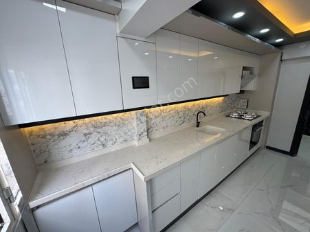 İstasyon Mah 3+1 2. Ara Katta Cadde Üzerinde Ful Yapılı Daire