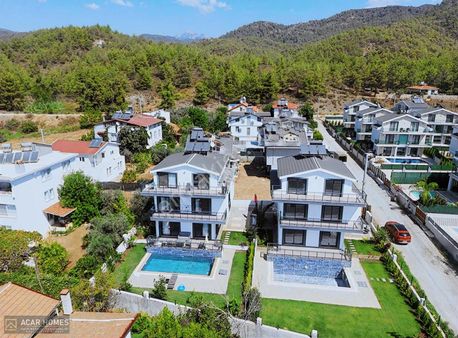 Çiftlikde Deniz Manzaralı Müstakil Havuzlu Bahçeli 4+1 Villa