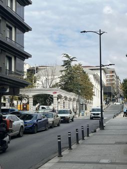 Avcılar Merkezde Kiralık Sıfır Depolu Dükkan Ve Ofis