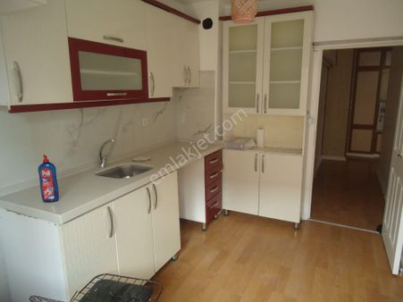 Krc'den Merkezi Konumda Katta Kiralık 3+1 Daire