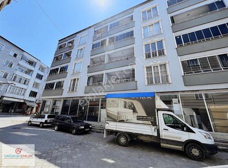 Yağmur Emlaktan Merkezi Konum Çok Geniş Ve Ferah 2+1 Daire