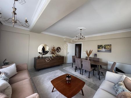 Altınova Mahallesinde Geniş Ferah Deniz Manzaralı 3+1 Daire