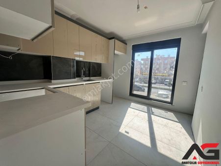 2+1 105m2 Sıfır Katta Asansörlü Merkezi Konumda Fırsat Daire!