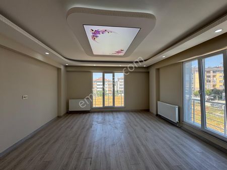 100. Yıl Mahallesinde 3+1 Geniş Ferah Site İçinde 140 M2 Daire