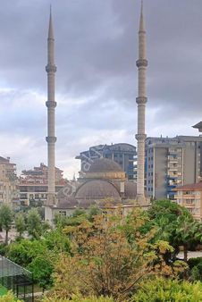 Alanya Merkezde 110 M2 Havuzlu Eşyalı 2+1 Satılık Daire