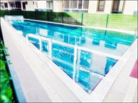 Akçay Sezgin Emlak'tan Havuzlu & Otoparklı Satılık 1+1 Lüx Daire