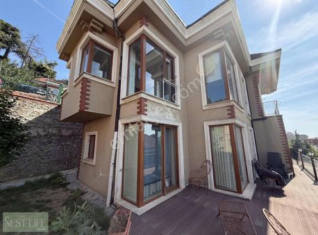 Yakacık Ayazma Konaklarında Deniz Manzaralı Kiralık Villa