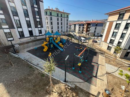 Akgedik Zeki Emlak'tan 3. Etap'ta Kiralık 3+1 Daire