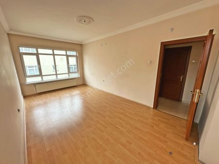 Tıp Fakültesi Cadde Yakınında Katta Yapılı Bağımsız Salon 2+1 Satılık Daire