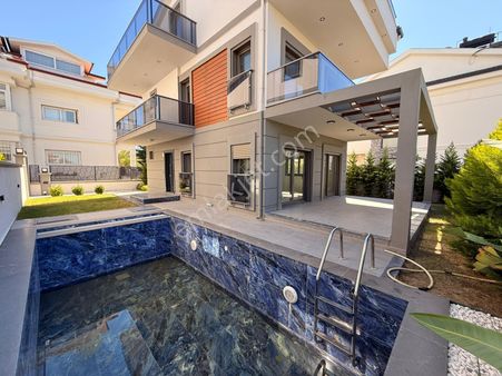 Goldhouse Dan Satılık Akarca Da Havuzlu Yerden Isıtmalı Tripleks Villa