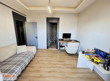 Tece De Deniz Manzaralı Havuzlu Sitede Esyalı Satılık 2+1