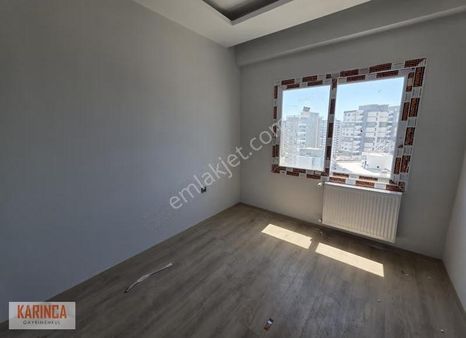 Tece De Havuzlu Sitede Kombili Merkezi Konumda Aylık Ödemeli 2+1