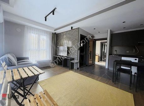 Liva'dan Plevne Mahallesinde Full Eşyalı Kiralık Sıfır 1+1 Daire