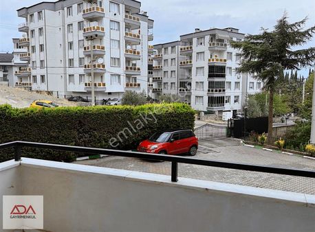 Güzelyalı 'da Satılık 3+1 Yüzme Havuzlu Site İçerisinde Daire