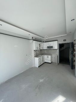 Adliye Yakını Ara Kat Satılık 1+1 Daire