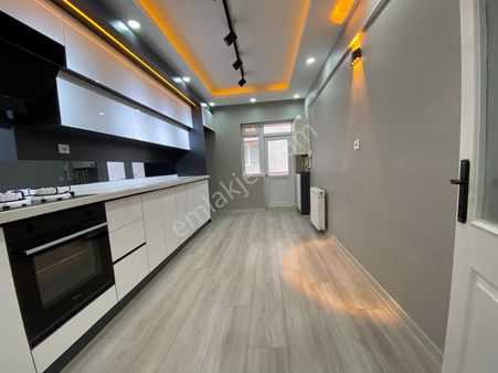 Sincan Mareşal Çakmak Mah'de Asansörlü 3+1 Bağımsız Lüks Yapılı Satılık Daire