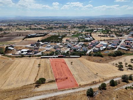 Üçpınar Mah. Yerleşime Yakın İmar Planında Satılık 937 M2 Tarla