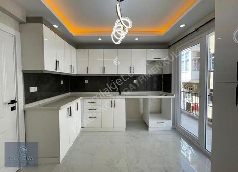 Epa Dan Etliğin Göbeğin De Ful Yapılı Katta Fırsat Dairesi