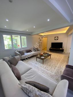 Balçovada İçi Yenilenmiş D.gazlı Klimalı 2+1 Eşyalı Kiralık Daire