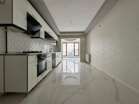 Pursaklar Mehmet Zengin Emlak'tan Otoparklı Çift Banyolu 4+1 Ultra Lüks Sitede