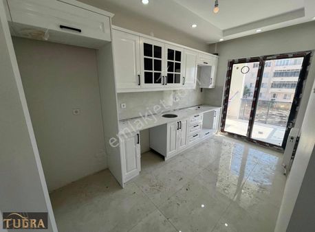 Tuğra'dan Çobançeşme De 2 Bloklu Site İçerisinde 2+1 Daire