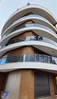 Güvenci'den Narlıdere Ilıca'da Satılık Bahçeli Giriş Dubleksi